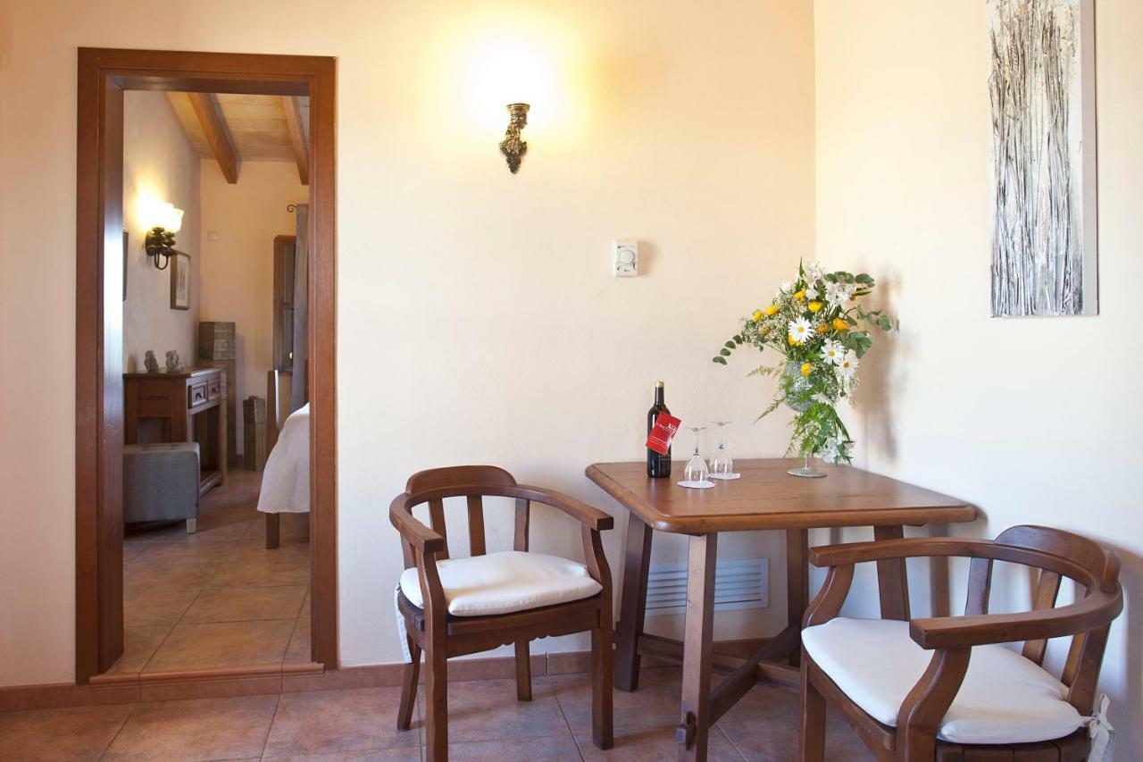 Agroturismo Es Quatre Cantons Binissalem Luaran gambar
